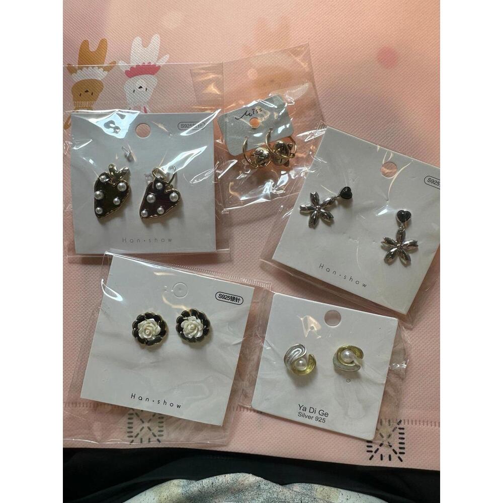 Set of 5 Pairs Earrings – Brand New